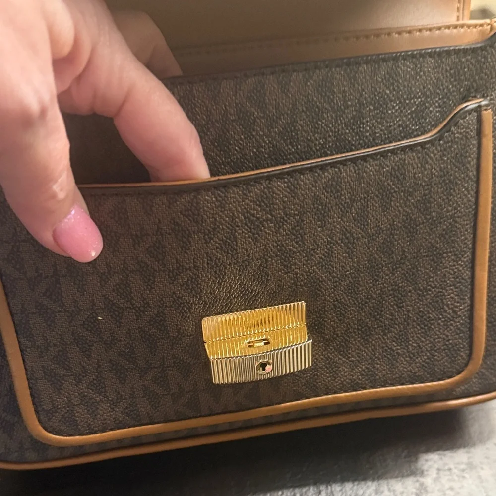 Michael Kors Bradshaw Brown Crossbody Bag - Picture 9 of 10